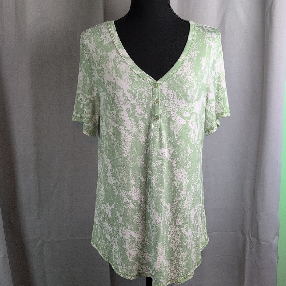 LuLaRoe‎ Green and White Relaxed Short Sleeve Blouse